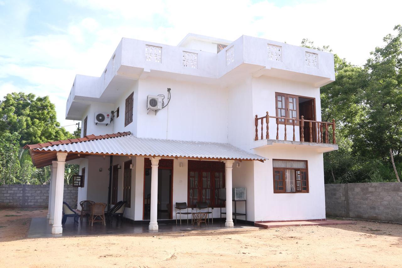 Hotel Whitehouse Tissamaharama Exterior foto